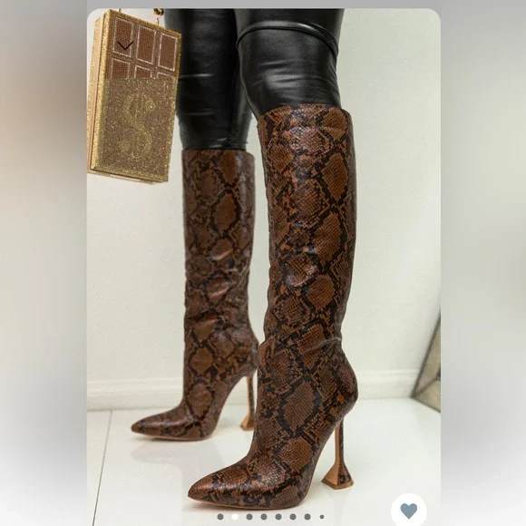 Snake print boots - Picture 3 of 3